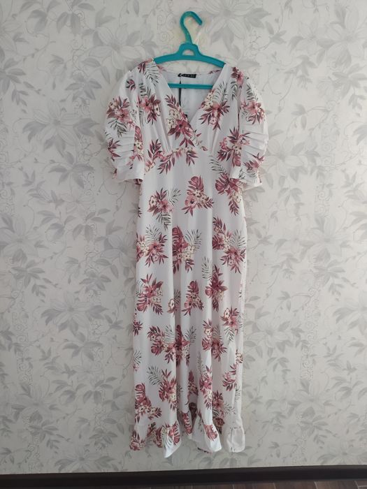 Продам платье новое 48р