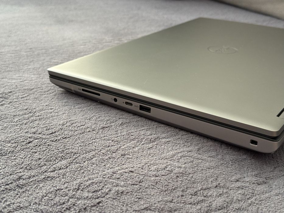 17.3’FHD IPS/RTX A3000 12GB/Dell Precision 7770/i9-12950HX/64GB/512GB