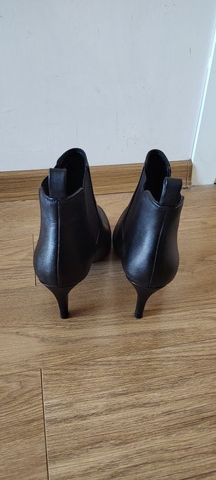 Боти на Clarks от естествена кожа