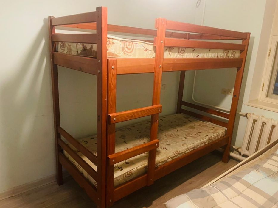 Продам Двухяростьную кровать