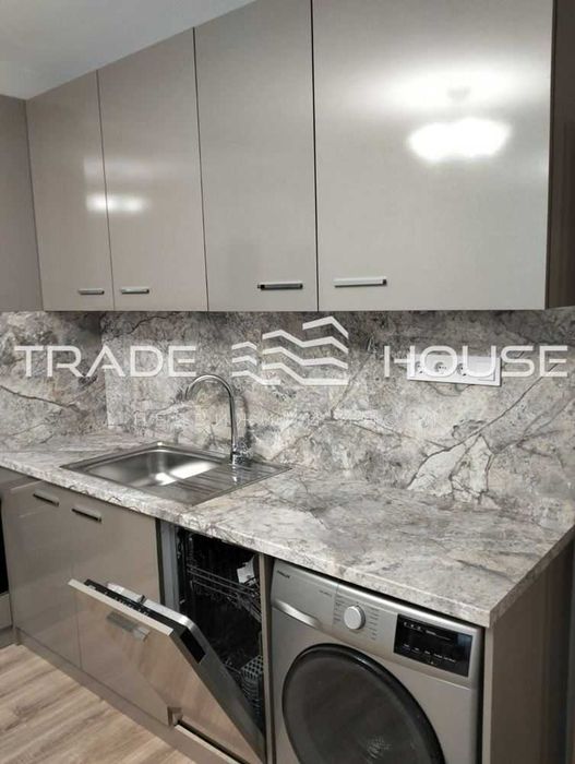 Дава се под наем Двустаен апартамент в Пловдив, Южен - 100 кв.м за 600 € - Снимка #3