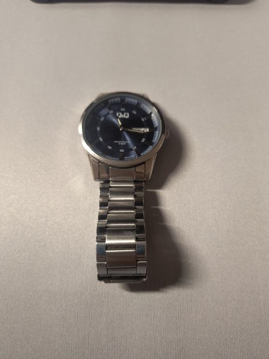 Ceas Q&Q Bussiness, brățară metalică, rezistent la apă