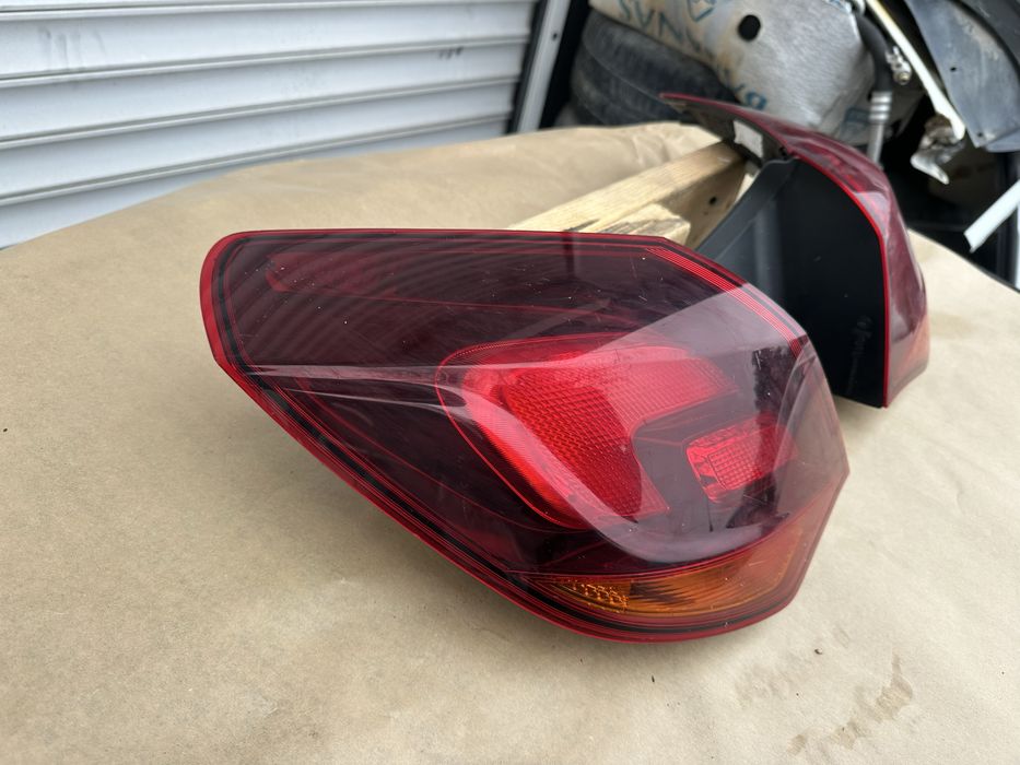 Opel Astra стопове за комби 2009-12