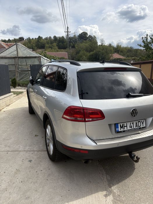 Vând Volkswagen Touareg 2013