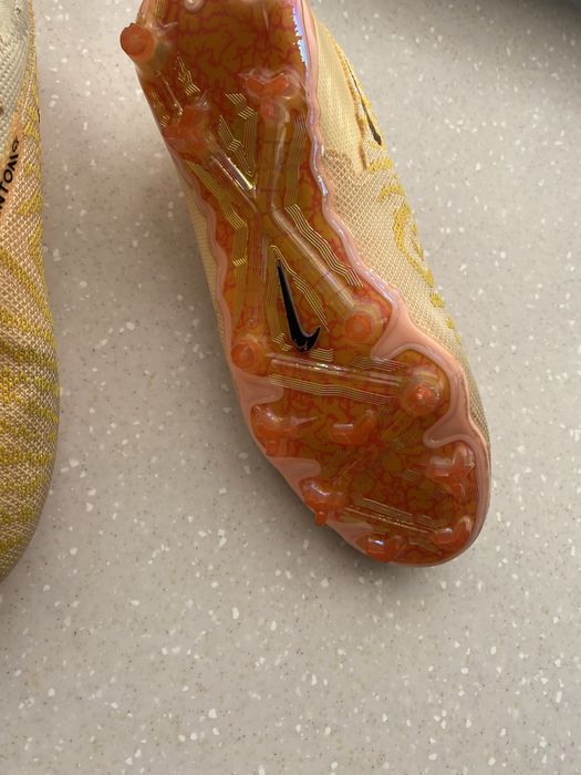 Бутсы (сороконожки)