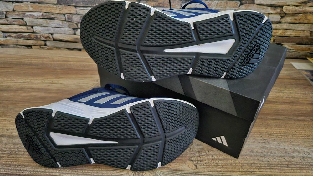 Нови маратонки Адидас