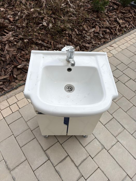 Литой унитаз и раковина продам