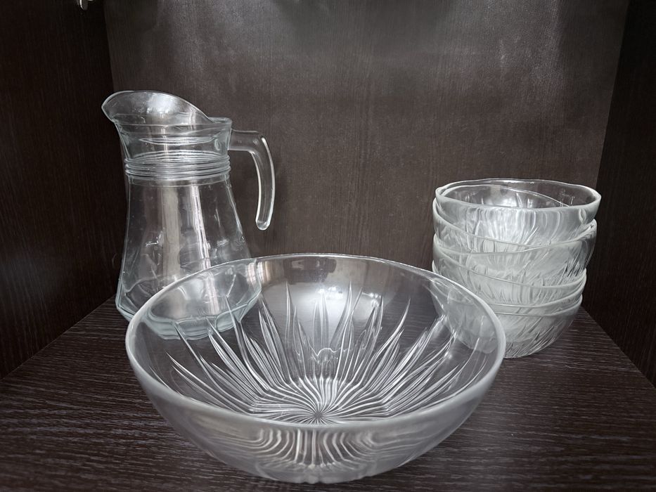 Набор салатников и графин