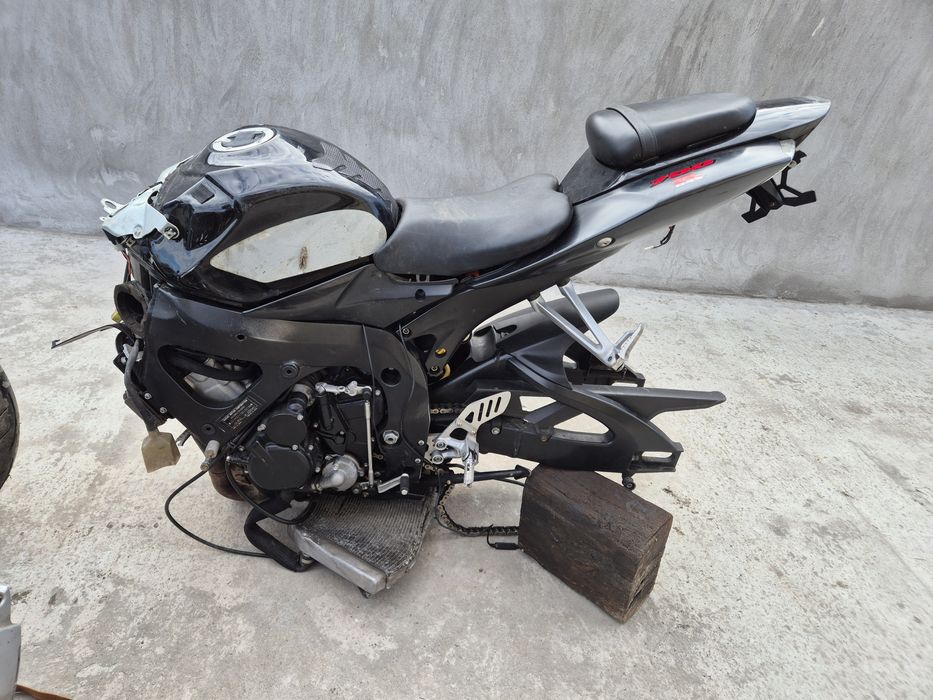 Suzuki gsxr k7 750 на части