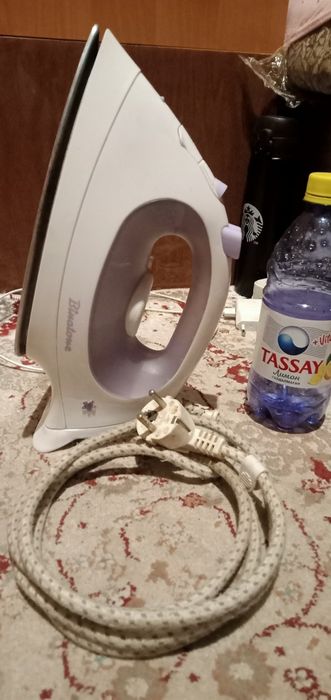 Утюг фирмы ,,BINATONE"  model no:SI-2000A