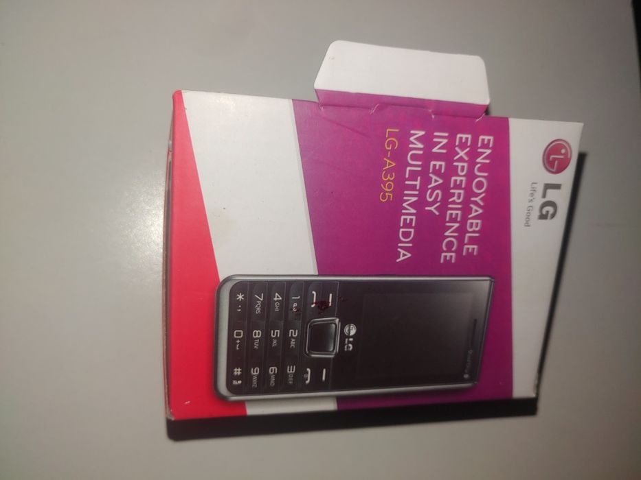 Телефон простушка 4 сим-карты