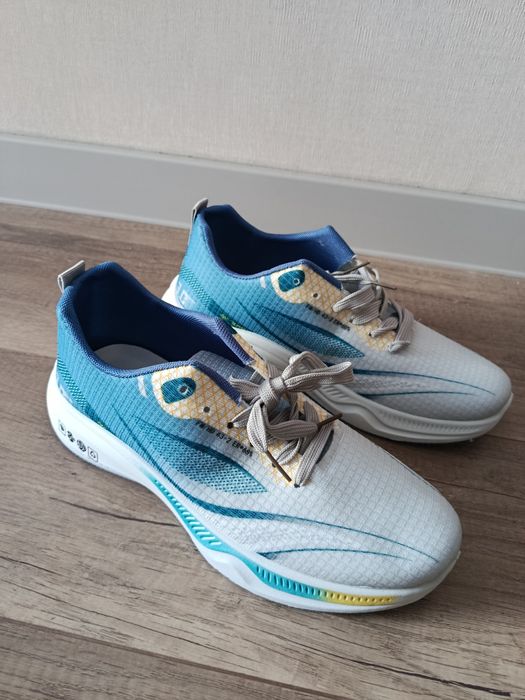 Кроссовки мужские новые