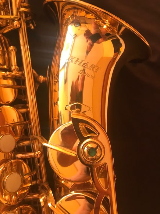 Продавам алт саксофон ELKHART като нов