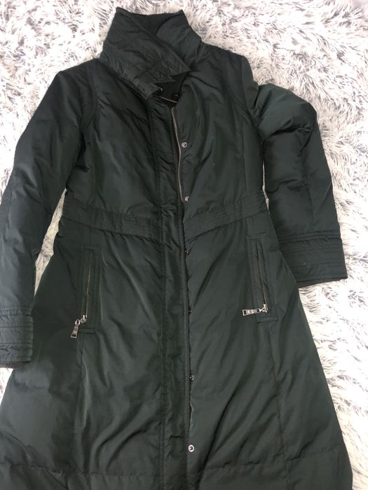 Vând gecuta Armani ofer detali in privat