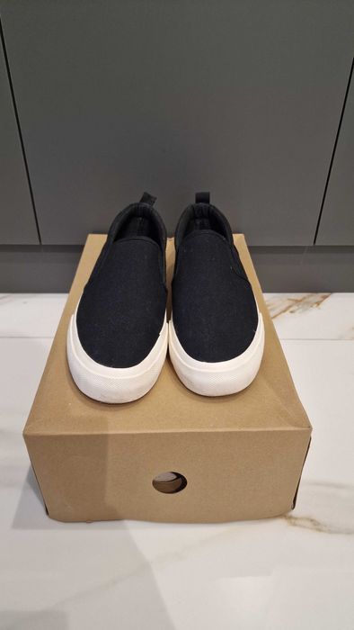 Дамски обувки, различни модели Vans MoMА/Slip on, Pull & Bear