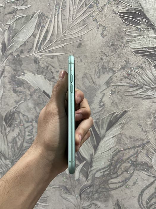 Продам iPhone 11 64gb в идеальном состоянии