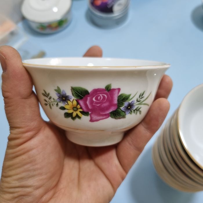 В 3 мик.Продаются тарелки,пиалки