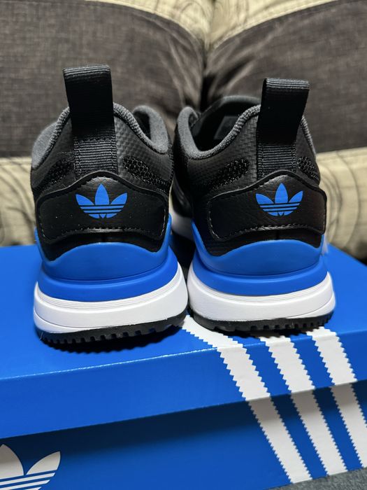 FANATIC♢CRISIS adidas zx • Anunturi gratuite • OLX.ro