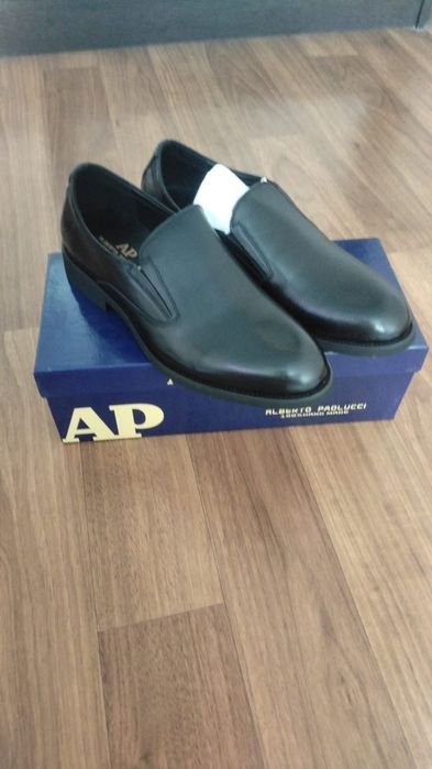 Продам новый мужской туфли