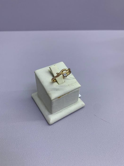 Золотое кольцо с бриллиантом / #MA303860