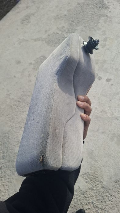 Подлокотник Audi 100 c4 a6