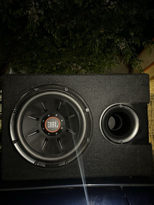 Бас каса/Суббуфер JBL