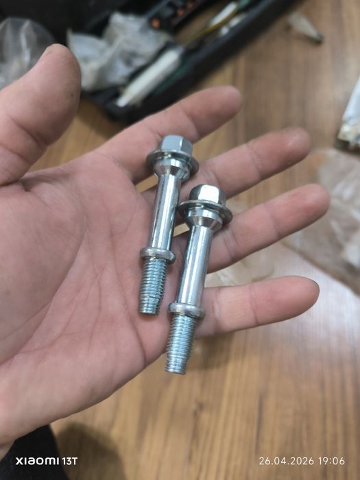 Продам обратный клапан и болты