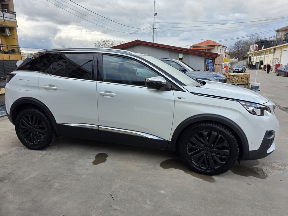 Кола Peugeot 3008 GT