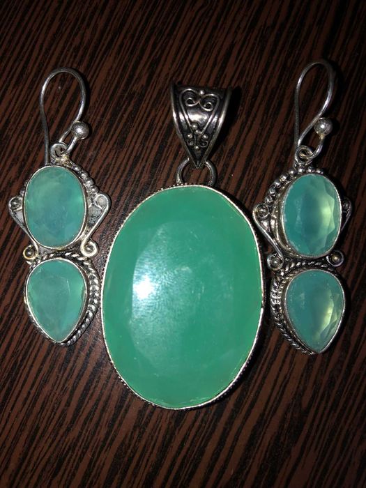 Set cercei și pandantiv din argint cu calcedonia verde, India