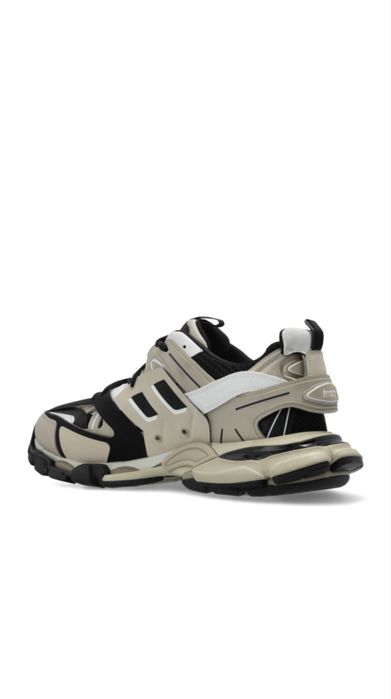 Balenciaga track 48