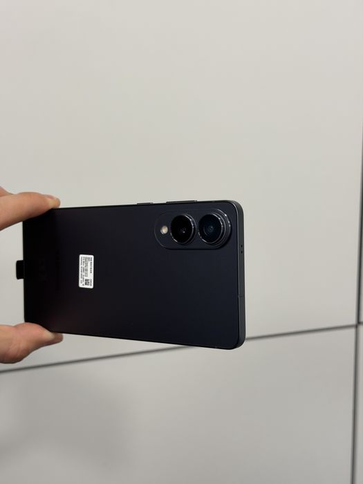 Продавам нов Samsung S25 EDGE