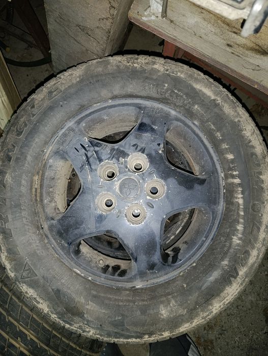 Продам диски с шинами на диамант
