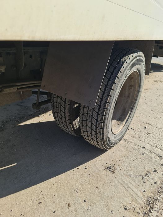 Ford Transit 2005 cu suprastructura inchisa si lift