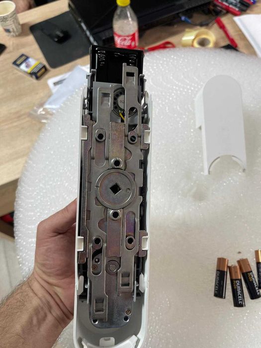 Mâner fereastra inteligent ABUS WINTECTO One Window Drive, uși de balcon și de terasă, cu funcție de alarmă, instalare ușoară fără găurire