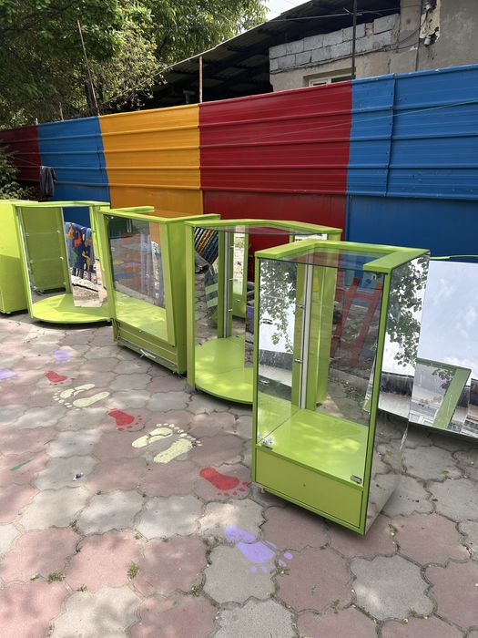 Продам витрины шкафы островок