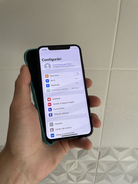 • Iphone  X • BATERIE 93%  •