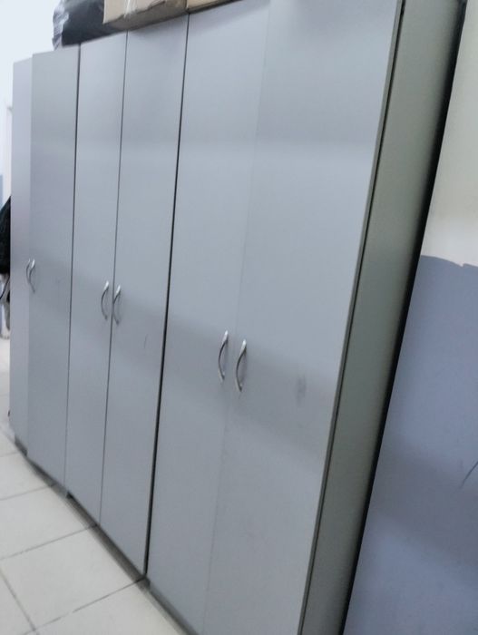 Продам шкафы для одежды