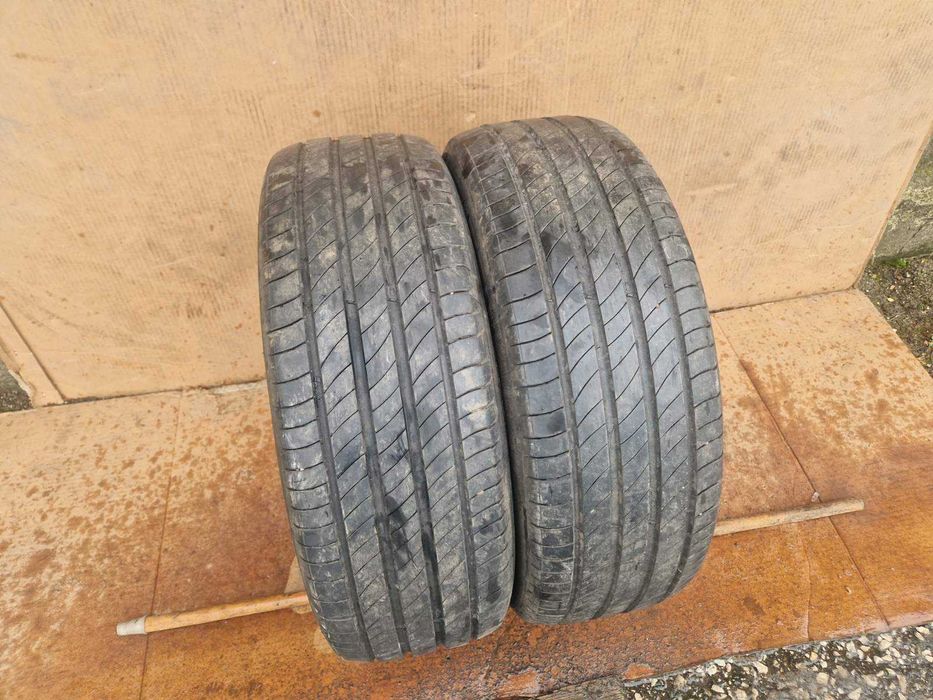 2 Michelin R17 215/55 Летни гуми  DOT0421