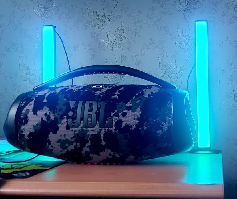 JBL BOOMBOX 3 + 4 вещи недорого!