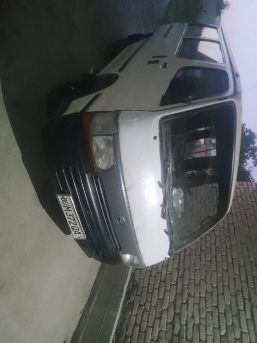 Toyota mikra avtobus sotiladi