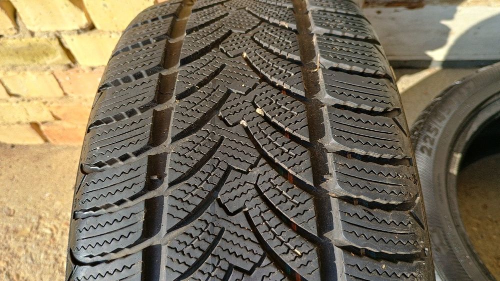 Зимни гуми 225/45/17" Pilot RP 60 Winter