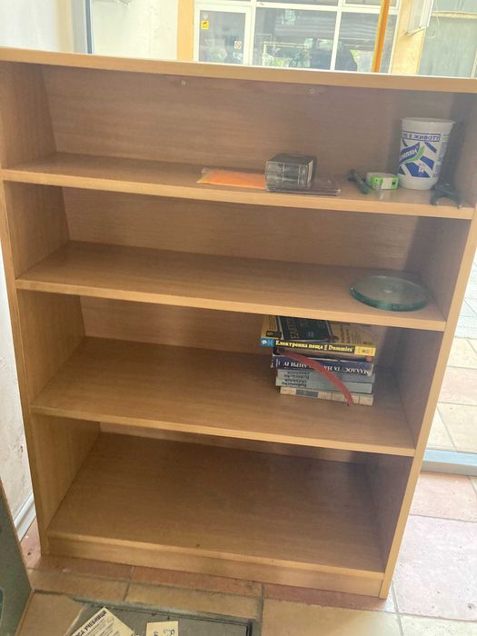 Оборудване за книжарница, магазин, пирамиди, метални стелажи-различни.