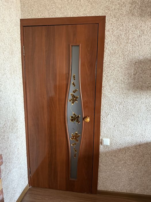 Продаются двери.