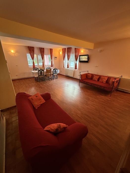 Cazare/ Casa Isabela/ Vila De Inchiriat/ Pensiune/ Breaza / 5 camere