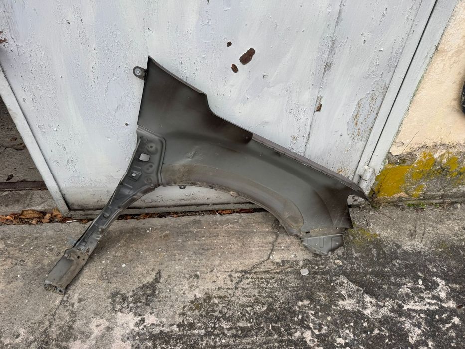 Vând aripă duster 2021