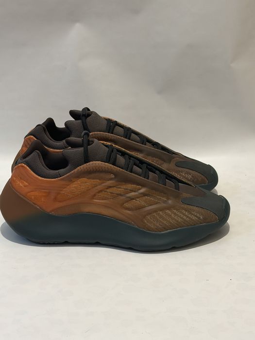 Adidasi Yeezy 700 noi originali