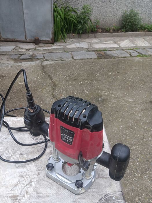 Оберфреза 1200 w