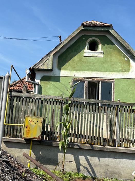 Casa la tara pt renovare