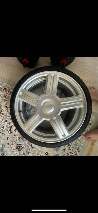 Торусы новые Диски с покрышками.R17 40/195