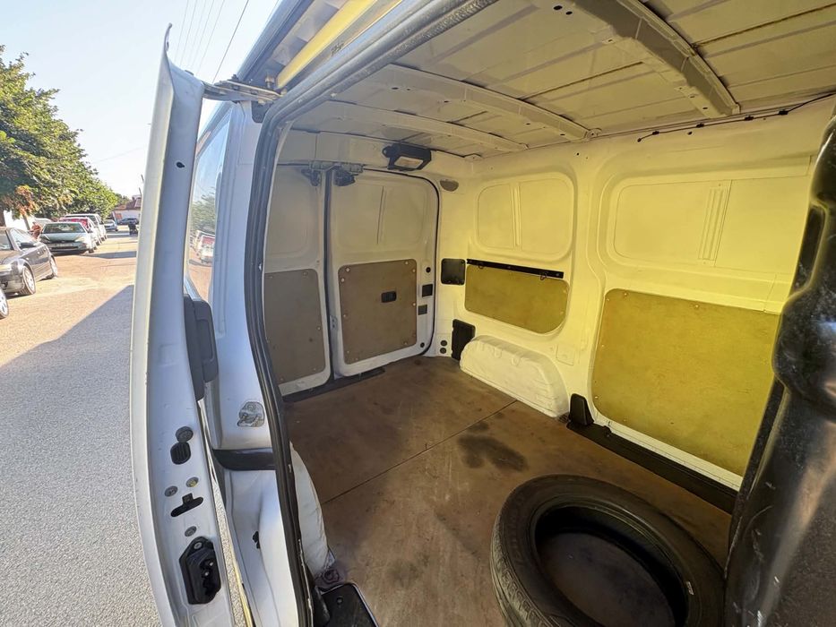 Продавам Nissan  NV200